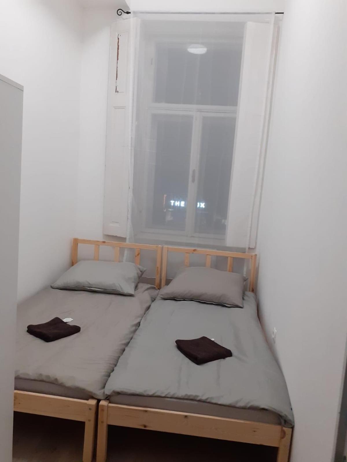 Fantomas*** City Center Apartments No2 3Bedroom + Living Room 松博特海伊 外观 照片